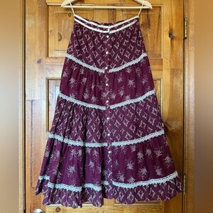 EUC Vintage Gunne Sax skirt in burgundy with cream floral prints and lace size 9